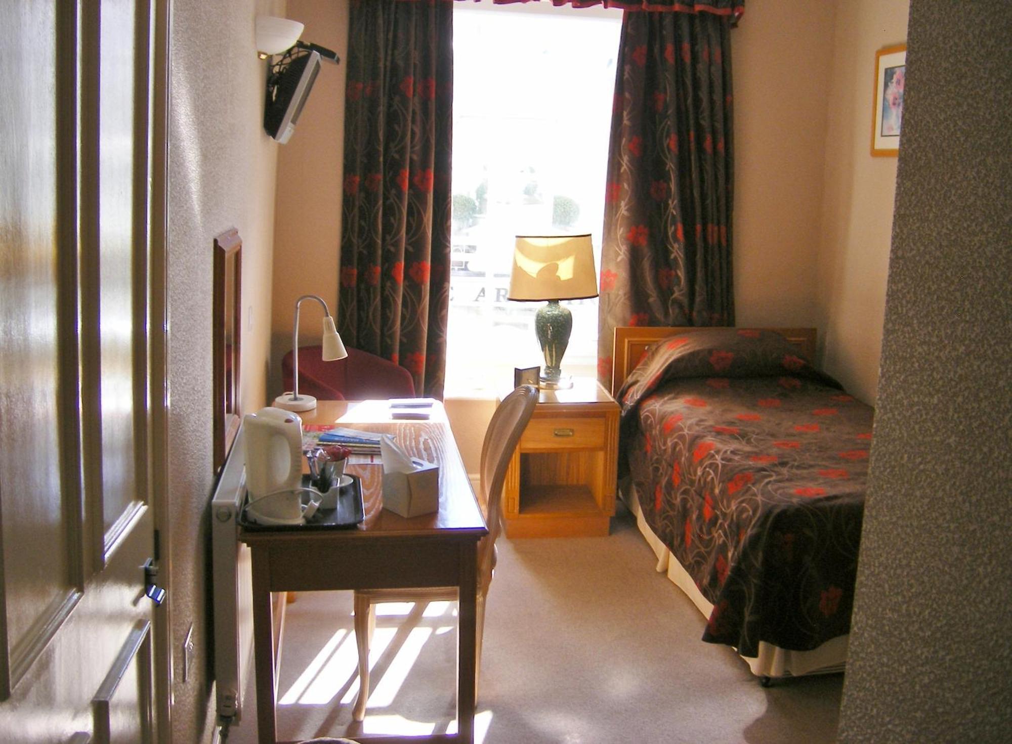 The Kings Head Hotel Abergavenny Eksteriør billede